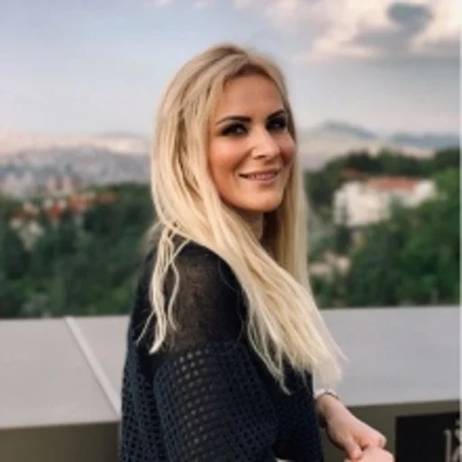 Rabia Cerrah Karanfil