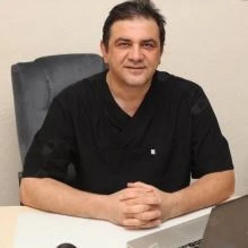 Armin Müştak